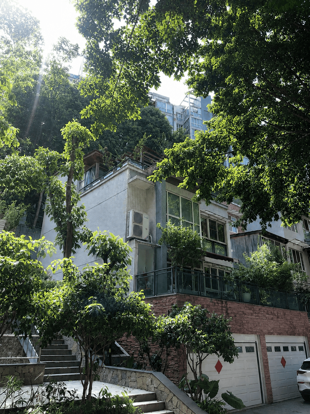 广州岛居岁月从容升级：小小岛老别墅加装蒂升悦行款电梯